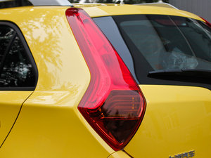 2011��1.5L AMT���A�� �������^