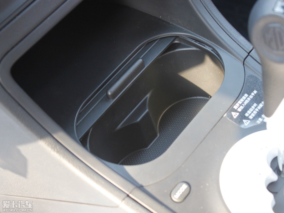 2011��MG3 Xross 1.5L �ք�(d��ng)��Ӣ��