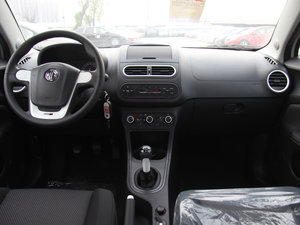 2013款1.5L 手动超值版 中控台