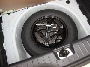 2013款1.5L 手动超值版 备胎