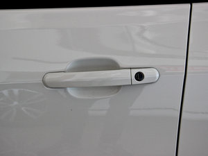 2014款1.5T 自动豪华版 主驾门拉手