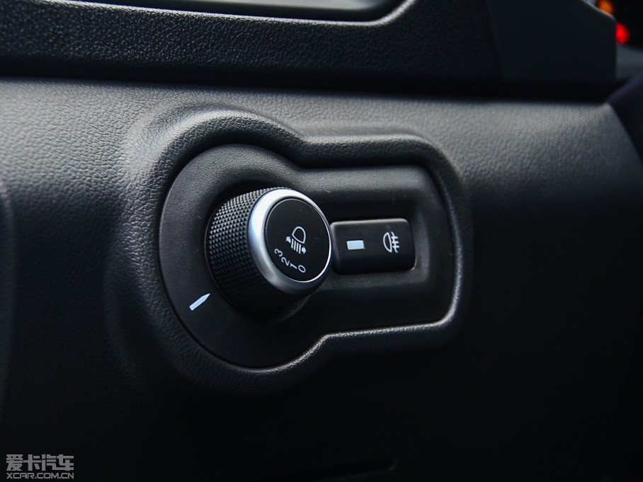 2015��MG�J�� 1.4TGI TST��Ş��