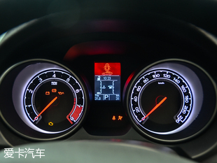 MG2015款名爵銳行