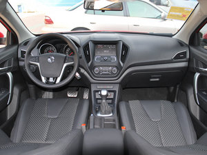 2015款1.5T 自动豪华版 内饰全景
