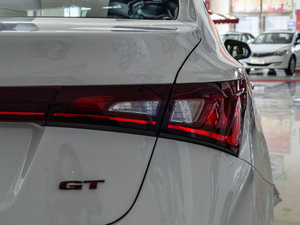 2015款1.5T 自动精英版 尾灯