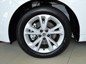 2015款1.5T 自动精英版 轮圈