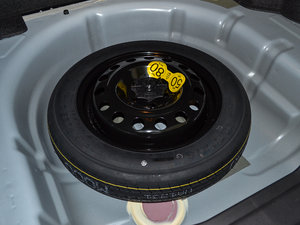 2015款1.5T 自动精英版 备胎