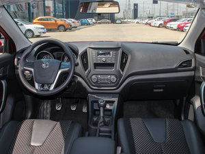 2015款1.5T 手动精英版 内饰全景