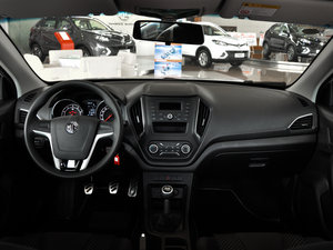 2015款1.5T 手动风尚版 内饰全景