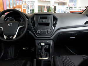 2015款1.4TGI TST精英版 中控台