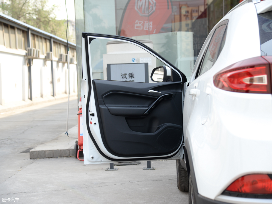 2016��MG�J�v 2.0TGI TST���A��