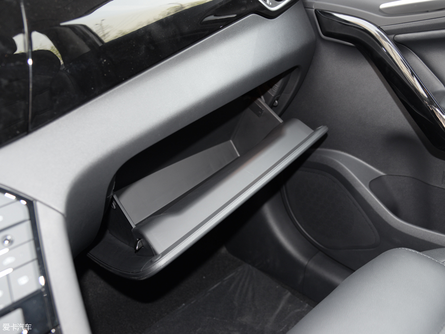 2016��MG�J�v 2.0TGI TST���A��