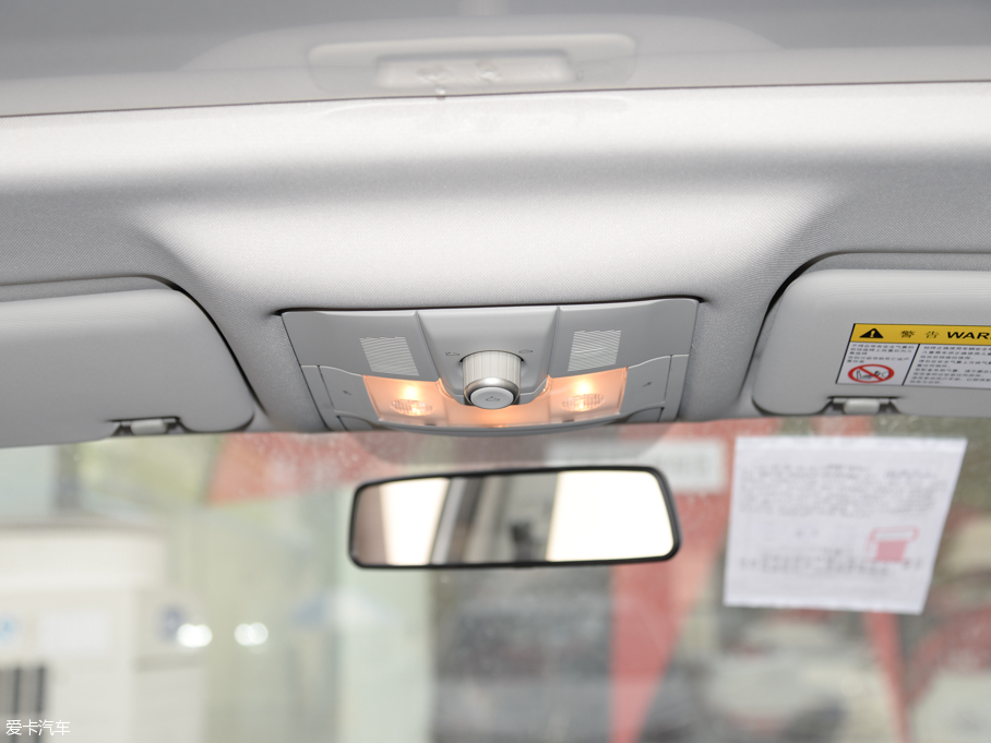 2016��MG�J�v 2.0TGI TST���A��