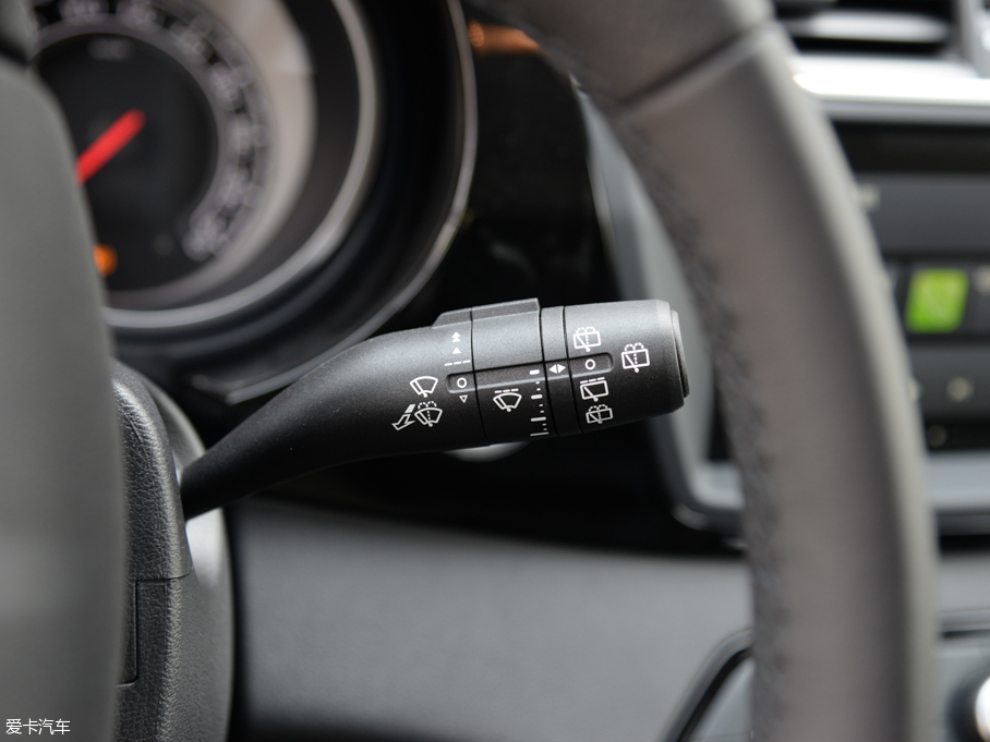 2016MGJv 2.0TGI TSTA