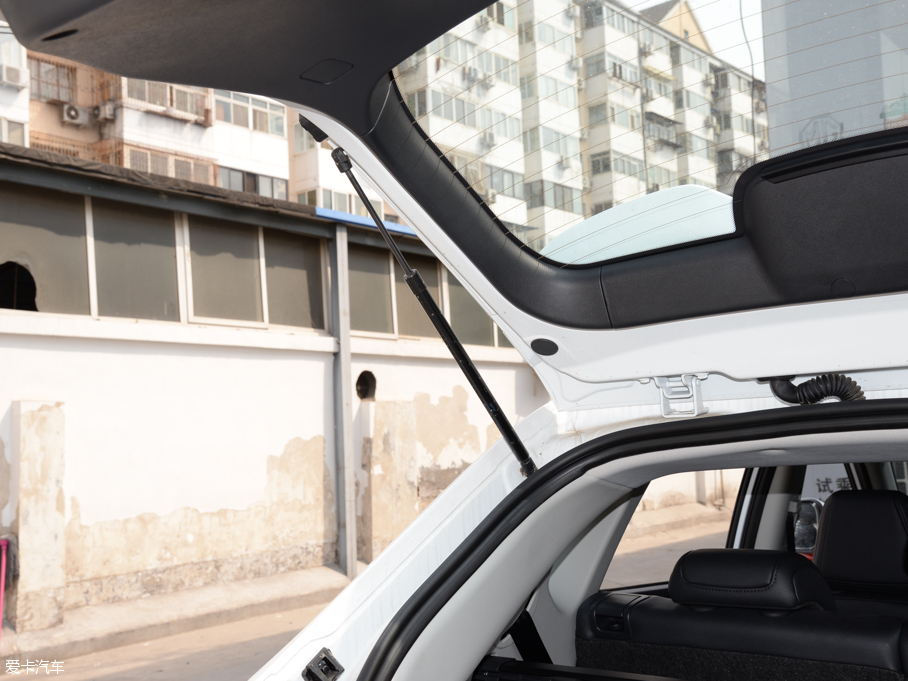 2016MGJv 2.0TGI TSTA