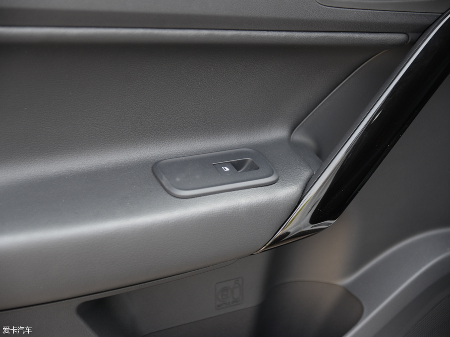 2016��MG�J�v 1.5TGI TST���A��