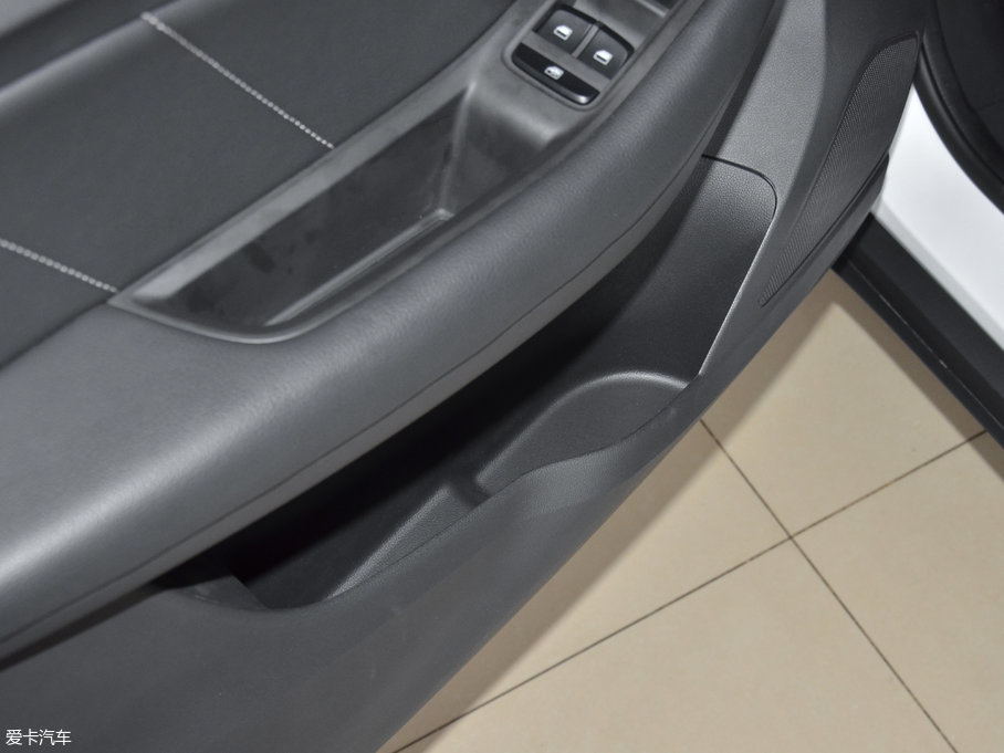 2017MG ZS 1.5L քӾӢ