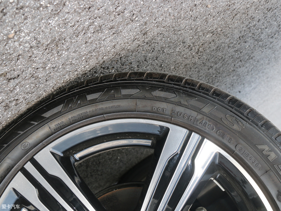 2017MG ZS Tommy Hilfiger