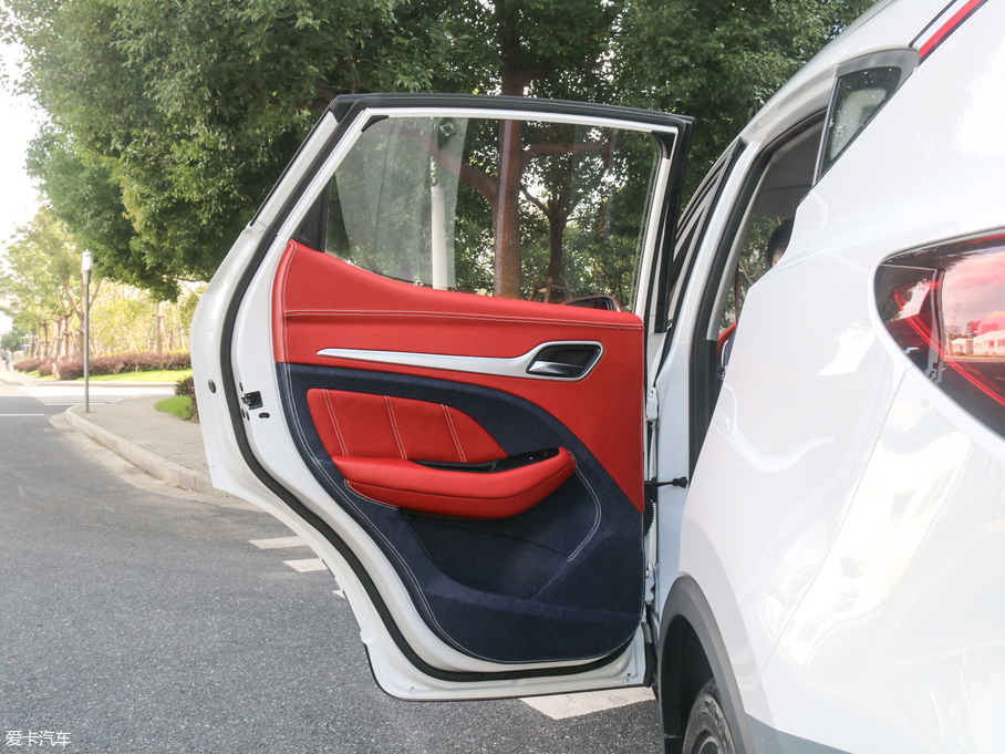 2017MG ZS Tommy Hilfiger