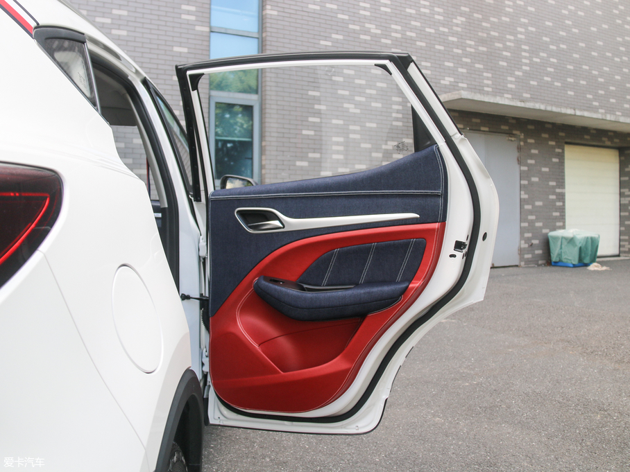 2017MG ZS Tommy Hilfiger