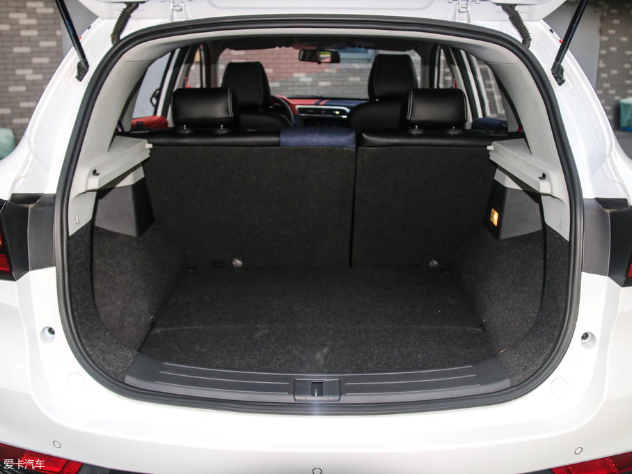 2017MG ZS Tommy Hilfiger