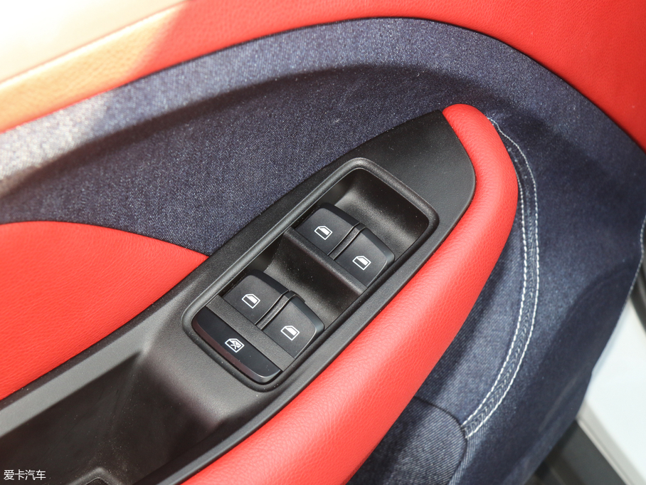 2017MG ZS Tommy Hilfiger