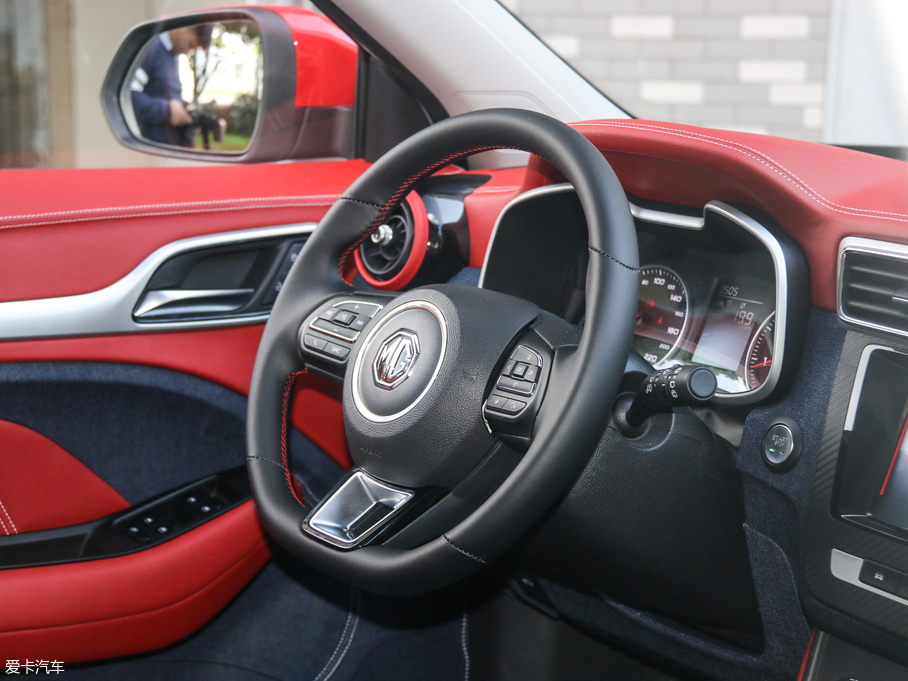 2017MG ZS Tommy Hilfiger