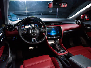 201720T ԄTrophyW V п؅^