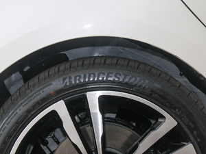 201720T ԄTrophyW V ^