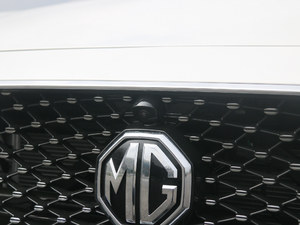 201720T ԄTrophyW V ^