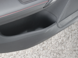 201720T ԄTrophyW V g