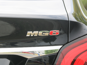 201720T ԄTrophyW V ^