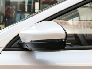 201720T ԄӾӢ V ^