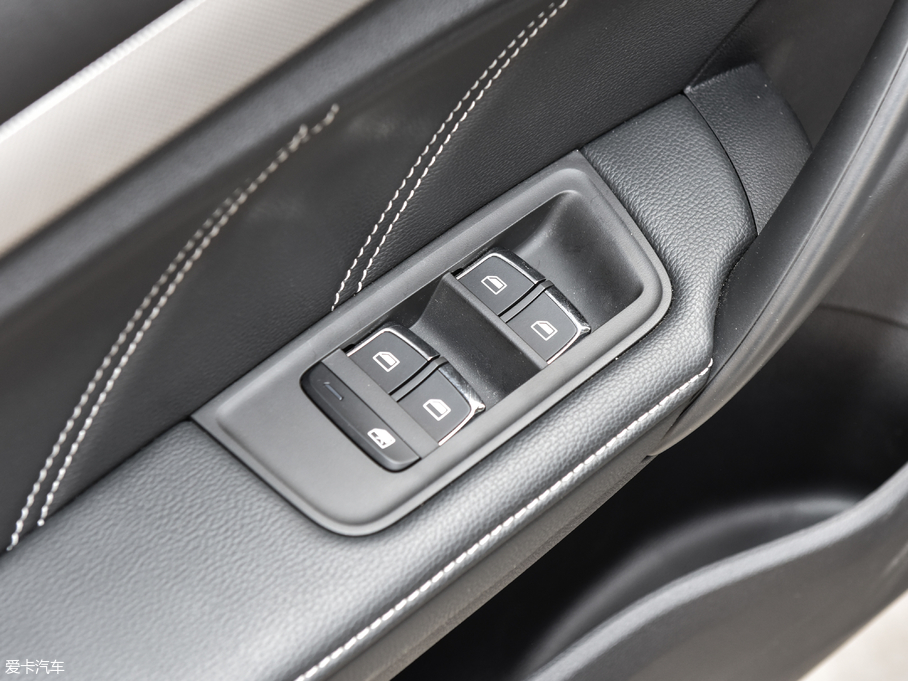 2018MG6Դ 45T E-DRIVE(q) PILOT(lin)W(wng)