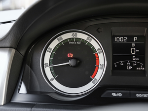 2019款1.5L 自动舒适版 国V 中控区