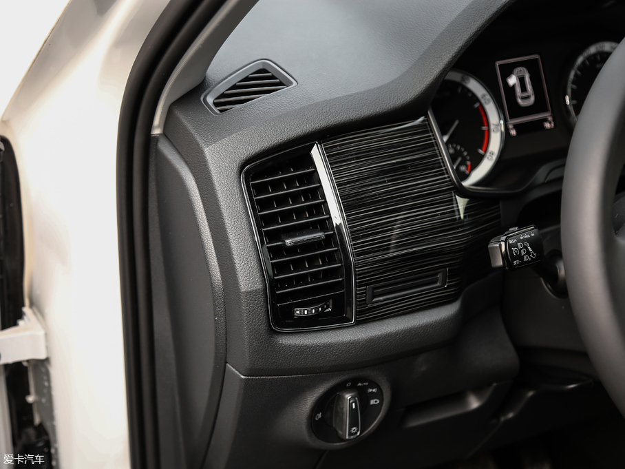 2019µρ TSI330 5(q)A(yu) VI