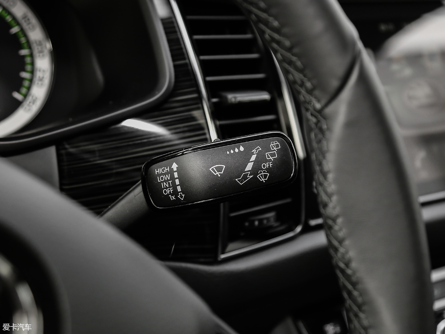 2019µρ TSI330 5(q)A(yu) VI