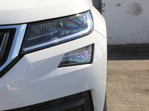 2019Ŀ TSI380 7Ş V ǰF