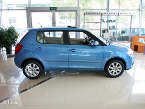 2011款1.6L 自动晶享版 整体外观
