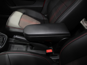 2019款1.5L 自动运动版 国V 中央扶手箱