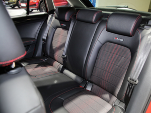 2019款1.5L 自动运动版 国V 后排座椅
