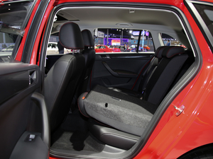 2019款1.5L 自动运动版 国V 后排座椅放倒