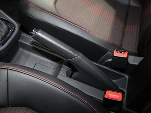 2019款1.5L 自动运动版 国V 驻车制动器