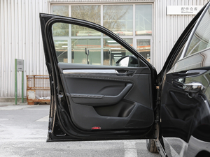 2019TSI330 DSGm {λ܇T