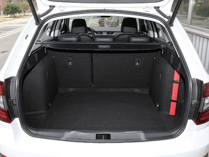 2019款TSI280 DSG豪华版 国VI 行李厢空间