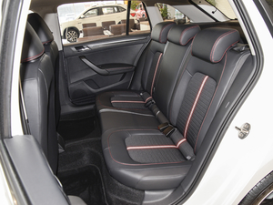 2020款1.5L 自动舒适版 后排座椅