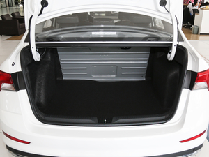 2020款1.5L 自动舒适版 行李厢空间