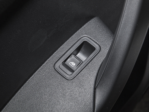 2020款1.5L 自动标准版 空间座椅