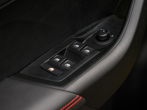 2020款GT 1.5L 自动旗舰版 主驾车窗控制区	