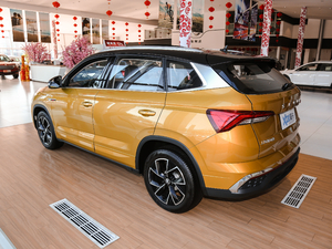 2020款GT TSI230 DSG旗舰版 左后45度
